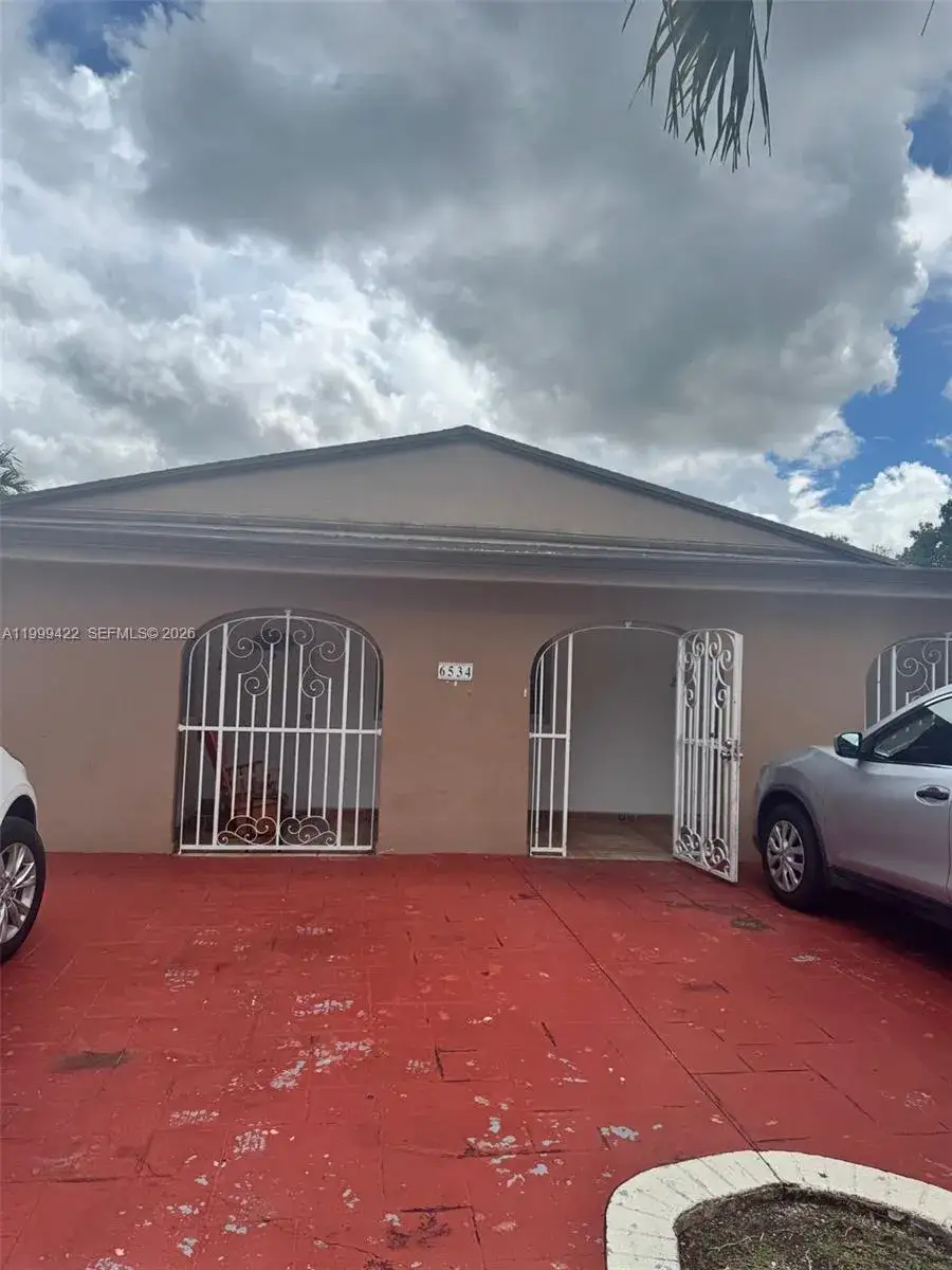 2 bedroom 1 bath Residential Lease for rent at 6534 SW 34th St # 2, Miami FL 33155
