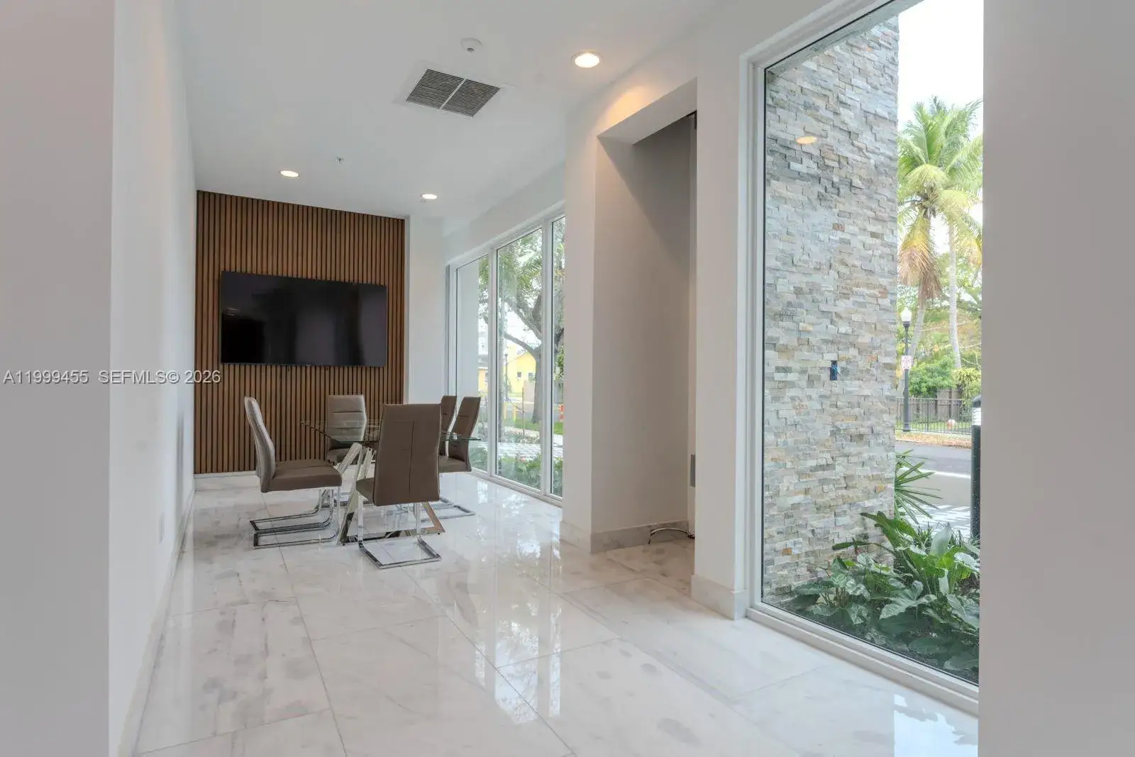 3 bedroom 2 bath Residential for sale at 1850 Monroe St # 410, Hollywood FL 33020