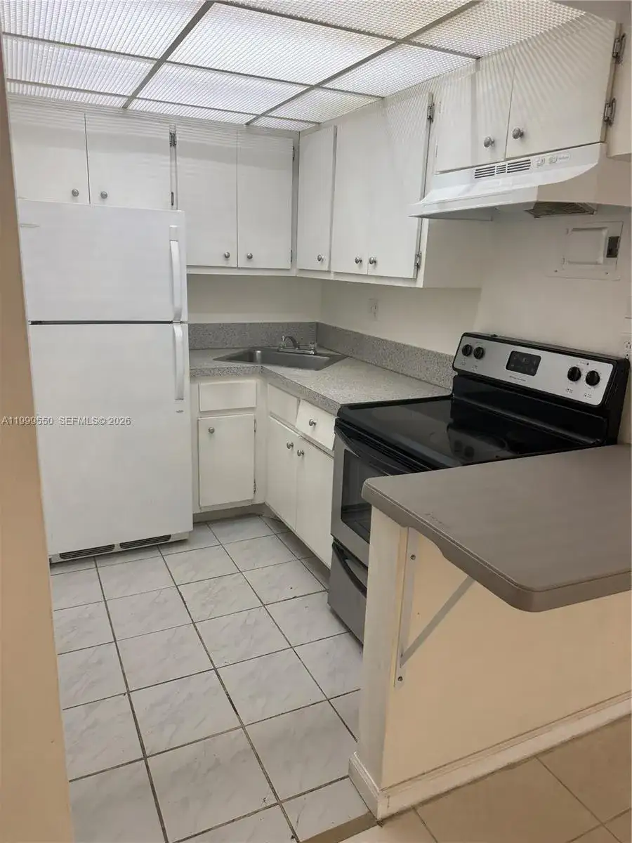 2 bedroom 2 bath Residential Lease for rent at 201 SE 6th Ave # 7, Pompano Beach FL 33060
