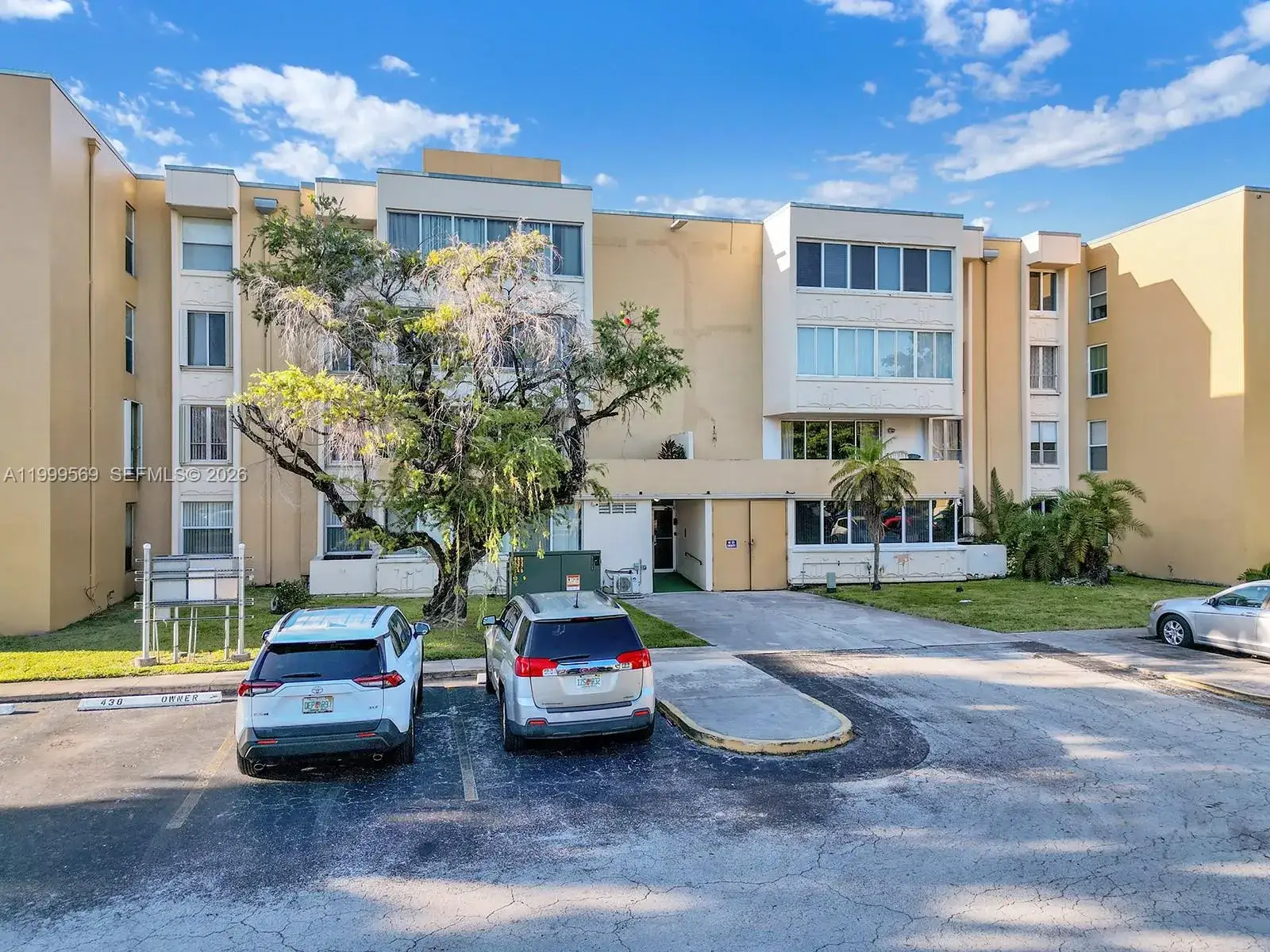 3 bedroom 2 bath Residential Lease for rent at 6841 SW 147th Ave # 2H, Miami FL 33193