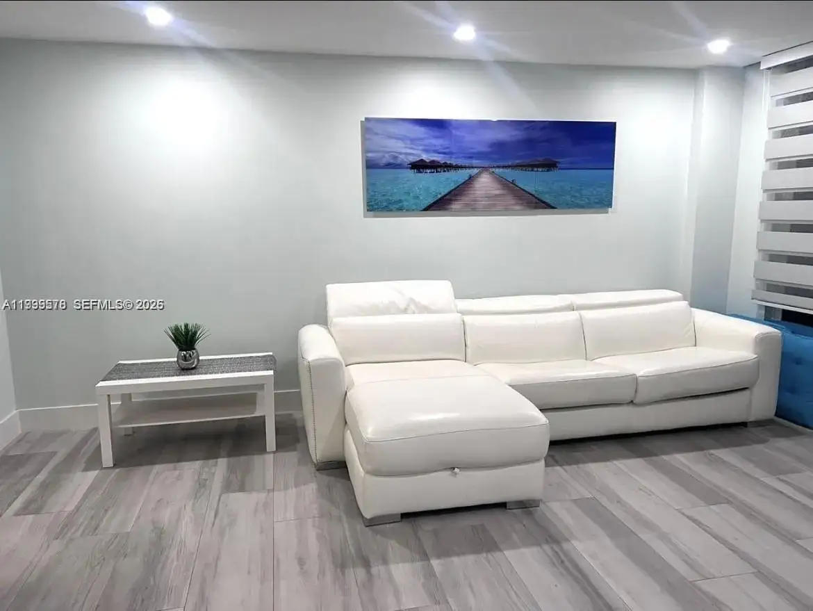 1 bedroom 1 bath Residential Lease for rent at 6917 Collins Ave # 806, Miami Beach FL 33141