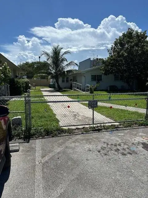 Residential Income for sale at 474 NW 26th Ave, Miami FL 33125