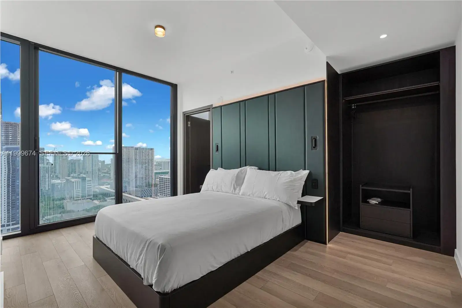2 bedroom 2 bath Residential for sale at 20 NE 11th St # 3110, Miami FL 33132