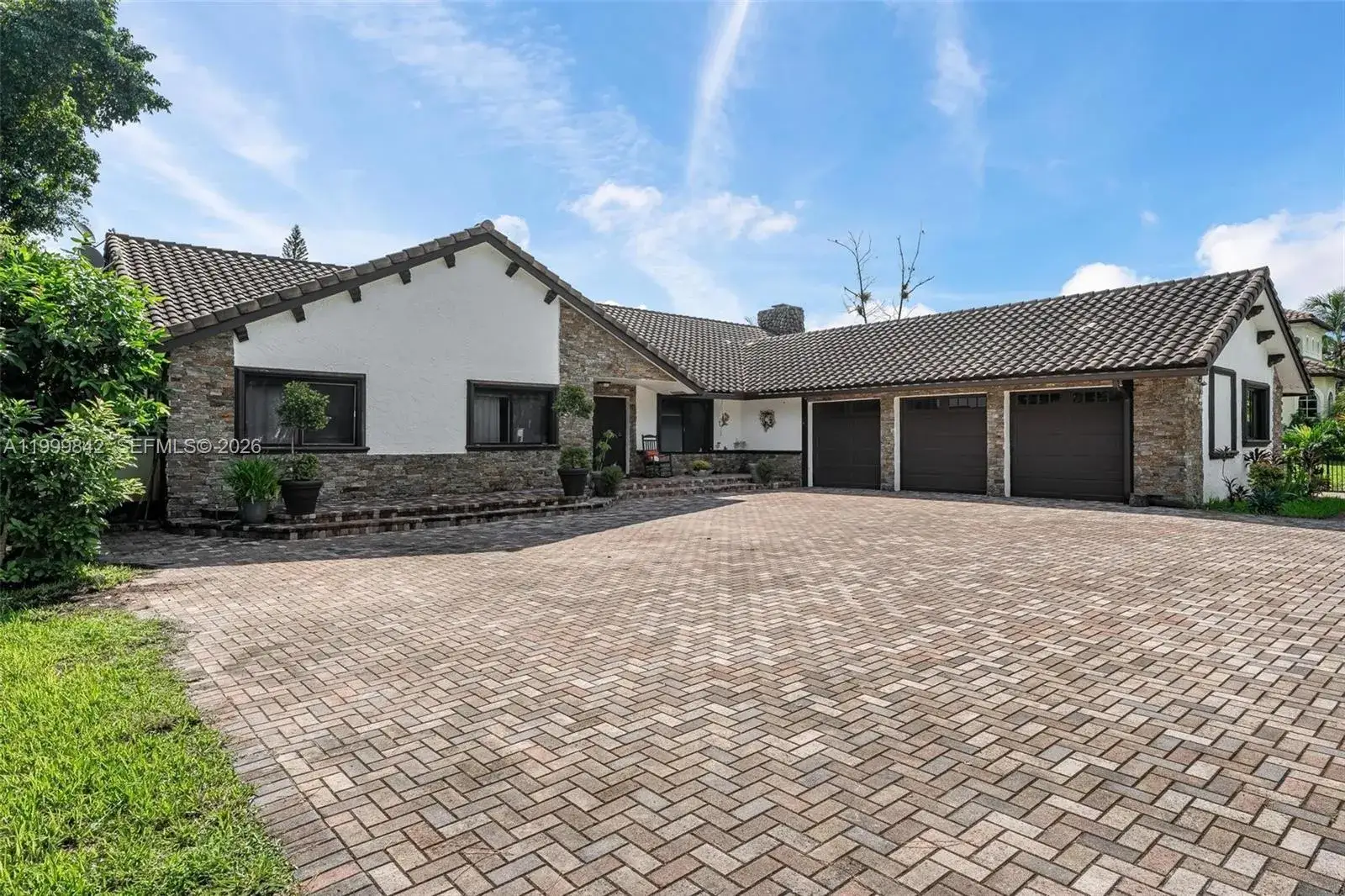 5 bedroom 4 bath Residential Lease for rent at 6252 NW 65th Ter, Parkland FL 33067