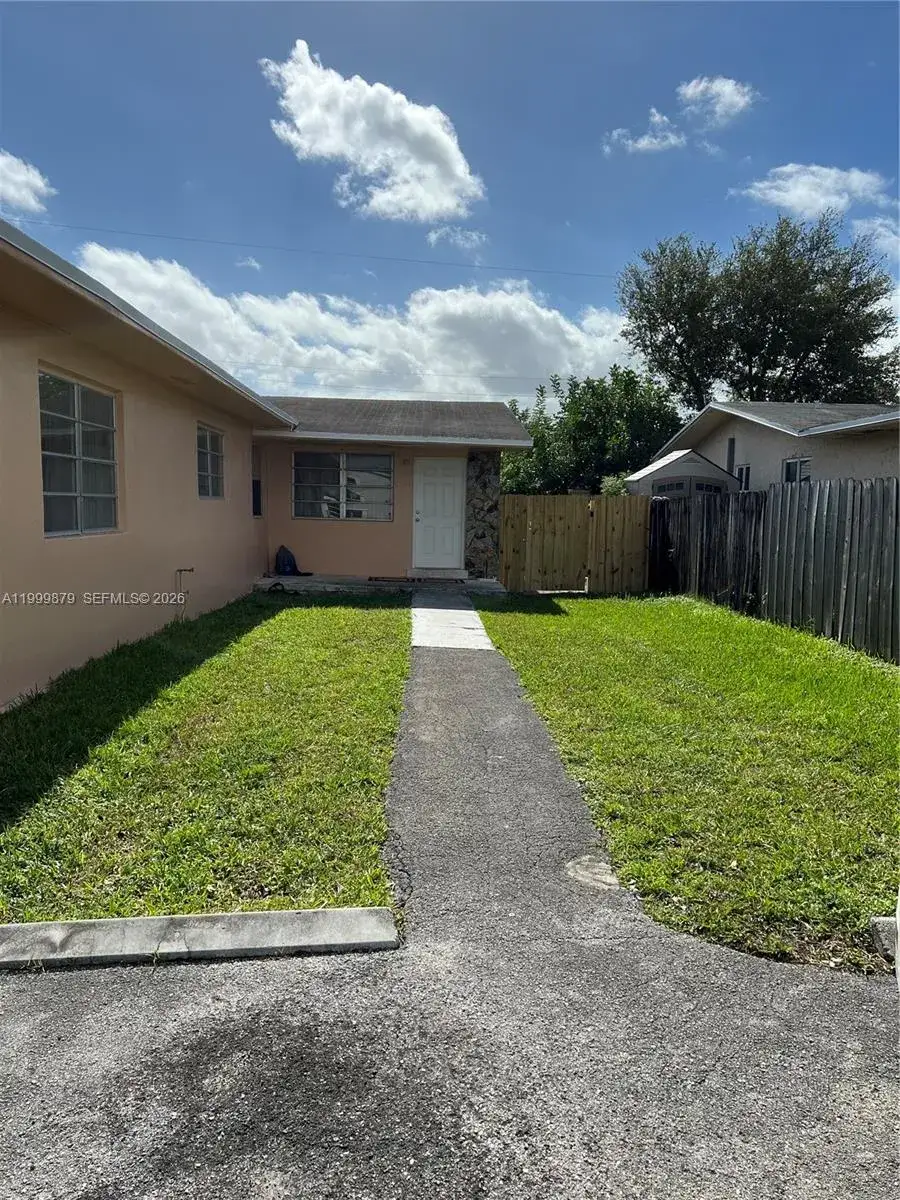 3 bedroom 2 bath Residential Lease for rent at 6328 Pierce St # 0, Hollywood FL 33024