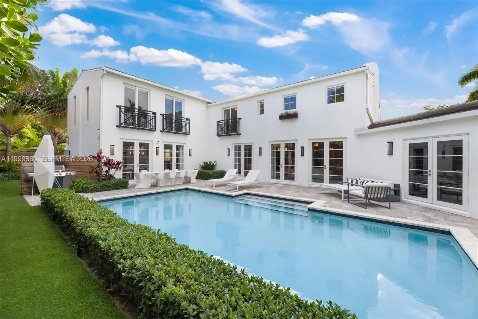 6 bedroom 6 bath Residential Lease for rent at 2887 Pine Tree Dr, Miami Beach FL 33140