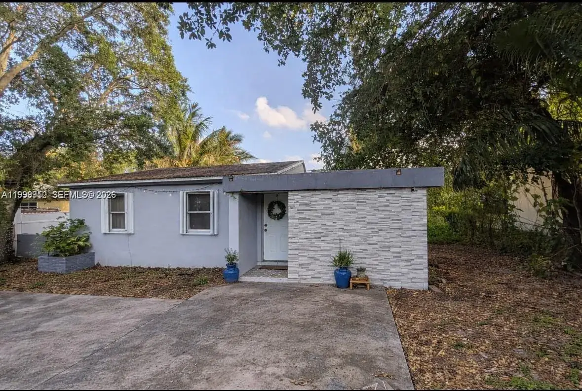 3 bedroom 1 bath Residential for sale at 442 NE 162nd St, Miami FL 33162