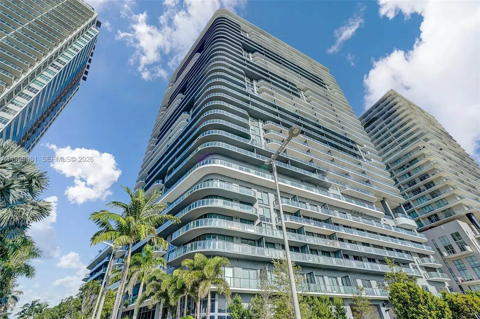 1 bedroom 1 bath Residential for sale at 121 NE 34th St # 814, Miami FL 33137