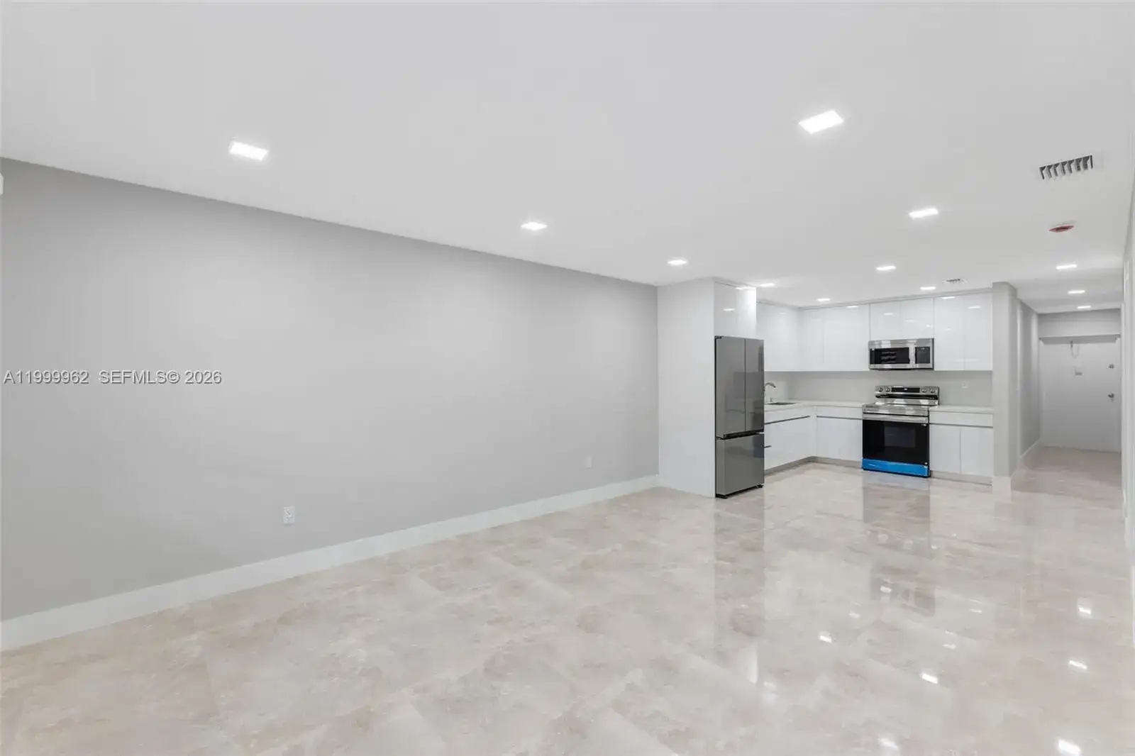 3 bedroom 2 bath Residential for sale at 15685 SW 82nd Cir Ln # 28, Miami FL 33193