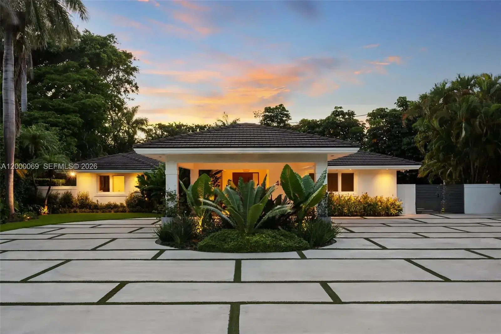 4 bedroom 3 bath Residential for sale at 4800 Bay Point Rd, Miami FL 33137