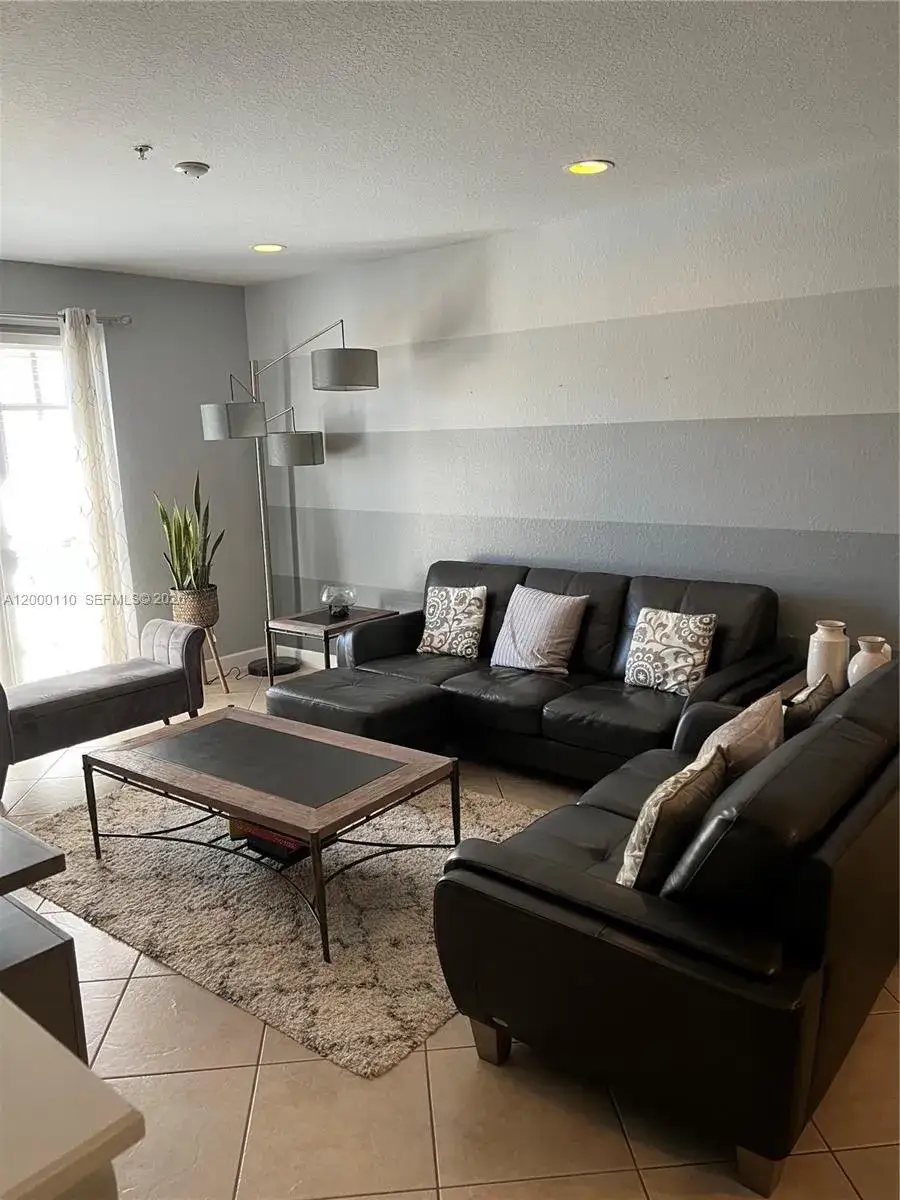 3 bedroom 3 bath Residential for sale at 808 SW 147th Ave # 3608, Pembroke Pines FL 33027