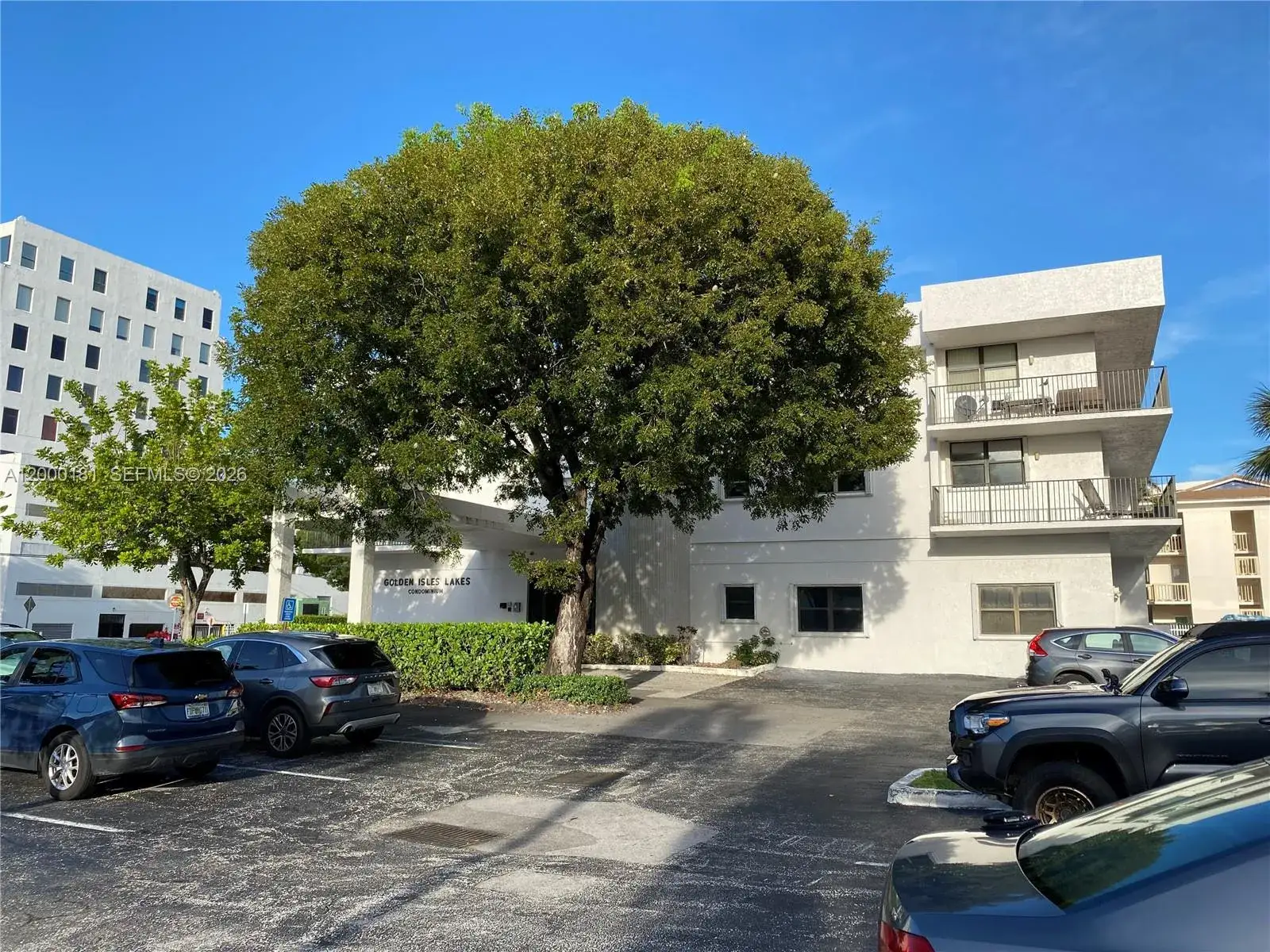 1 bedroom 2 bath Residential Lease for rent at 1900 Diana Dr # 3D, Hallandale Beach FL 33009