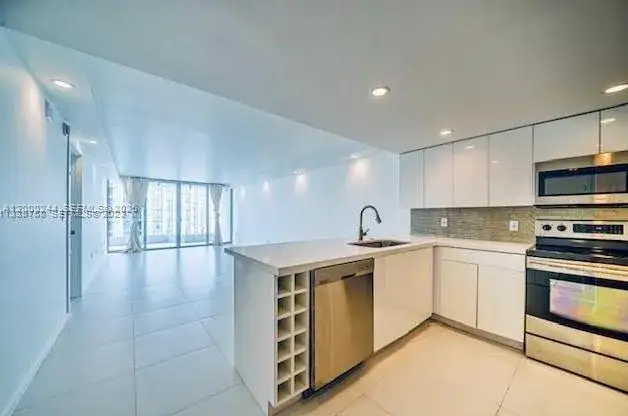 1 bedroom 1 bath Residential for sale at 555 NE 15th St # 17F, Miami FL 33132