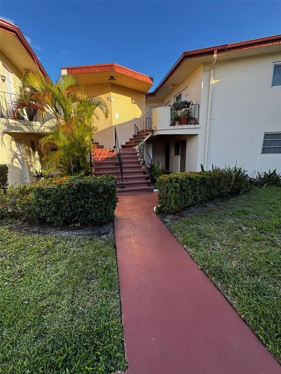 2 bedroom 2 bath Residential Lease for rent at 1601 NE Miami Gardens Dr # 103, Miami FL 33179
