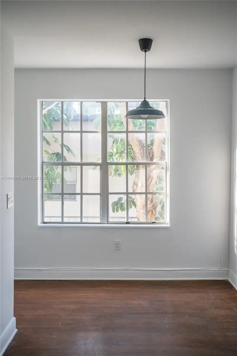 1 bedroom 1 bath Residential Lease for rent at 605 Euclid Ave # 203, Miami Beach FL 33139