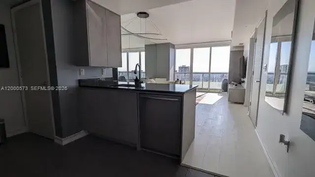 1 bedroom 1 bath Residential Lease for rent at 50 Biscayne Blvd # 5107, Miami FL 33132