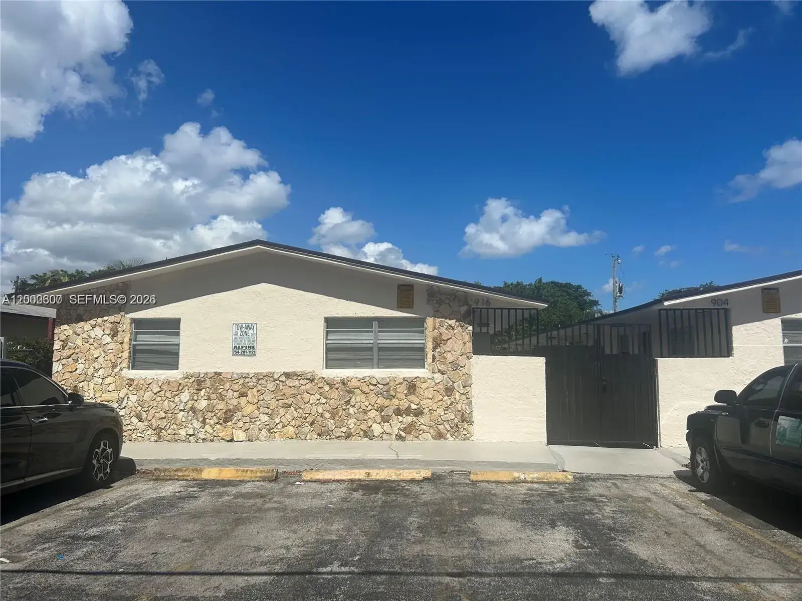 Residential Income for sale at 904 SW 10th St, Hallandale Beach FL 33009