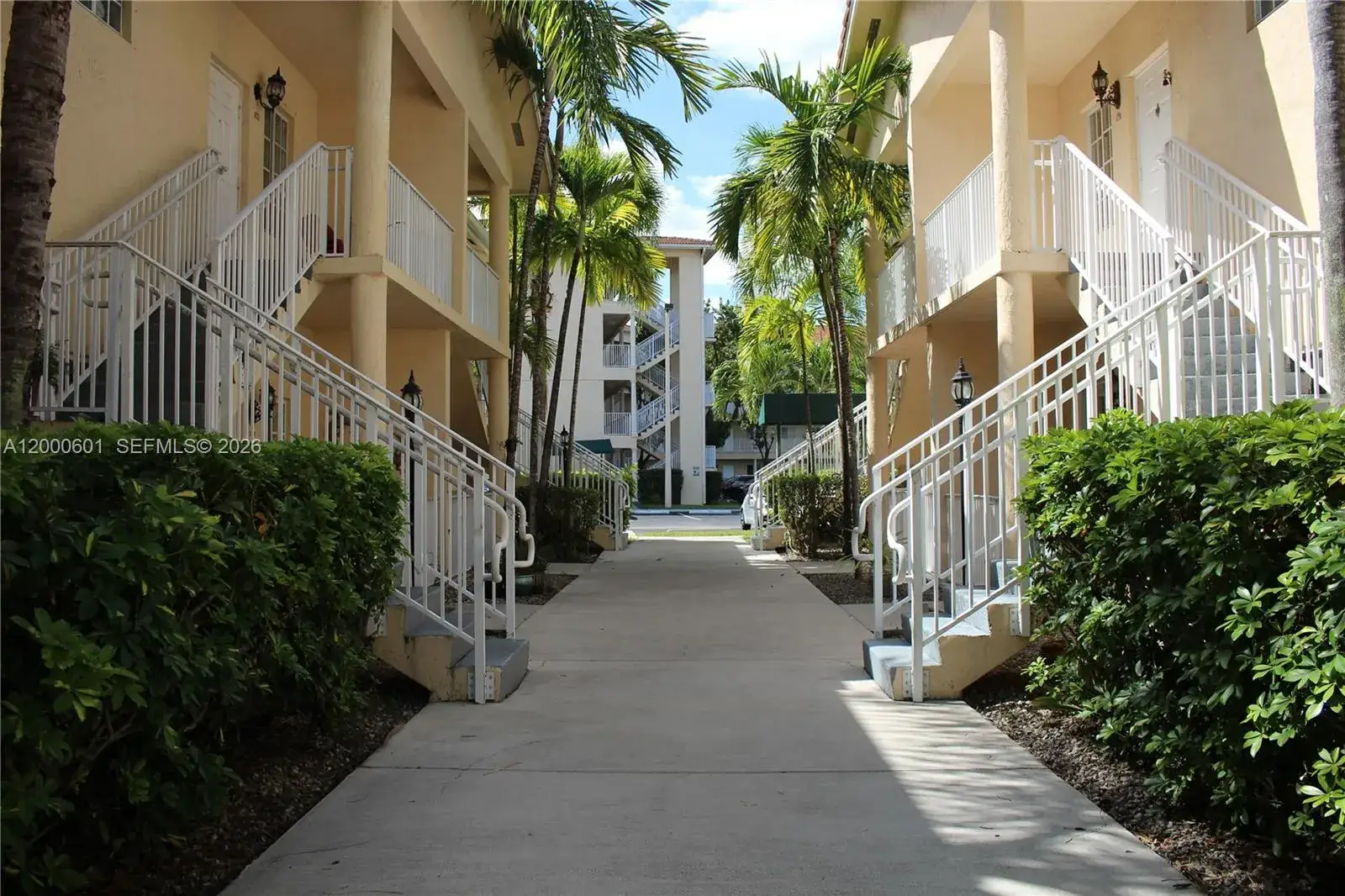 3 bedroom 2 bath Residential Lease for rent at 6962 NW 179th St # 6, Hialeah FL 33015