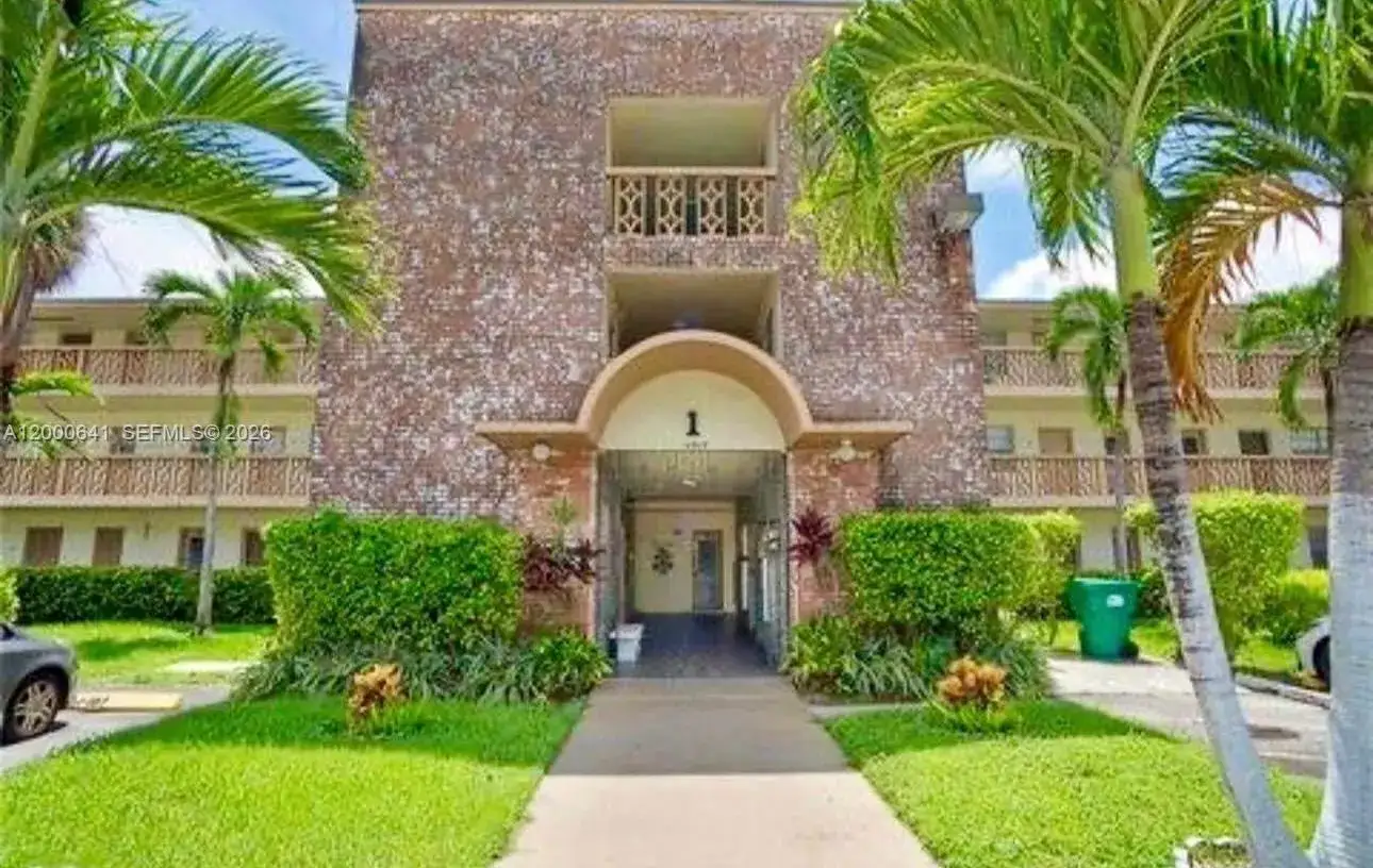 1 bedroom 1 bath Residential for sale at 16900 NE 14 # 109, Miami FL 33162
