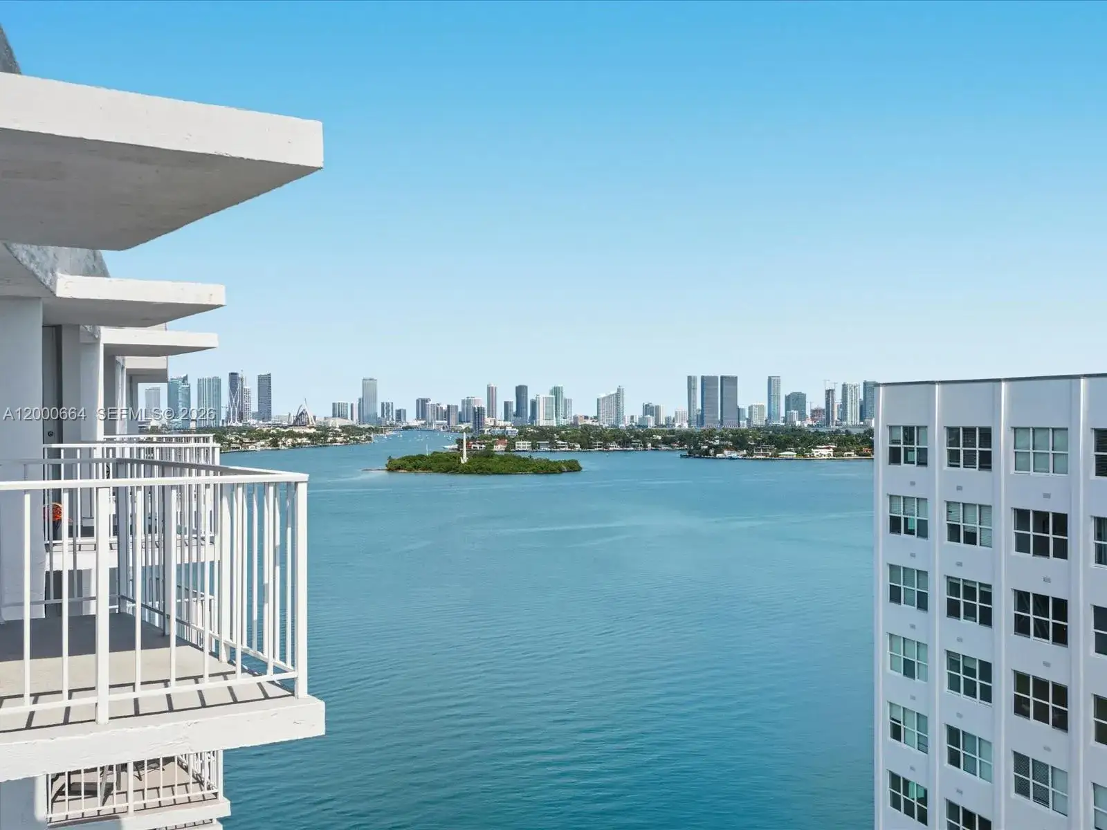 1 bedroom 1 bath Residential for sale at 1228 West Ave # 1506, Miami Beach FL 33139