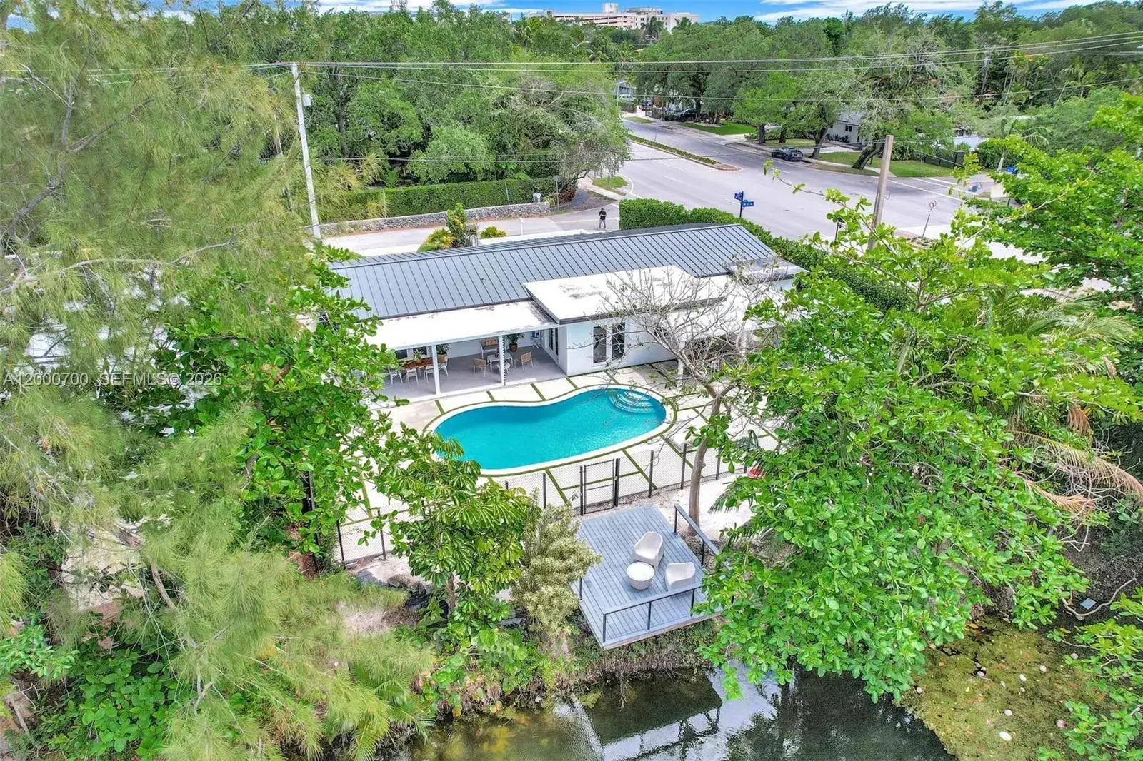 4 bedroom 4 bath Residential for sale at 7142 SW 65th Ave, South Miami FL 33143