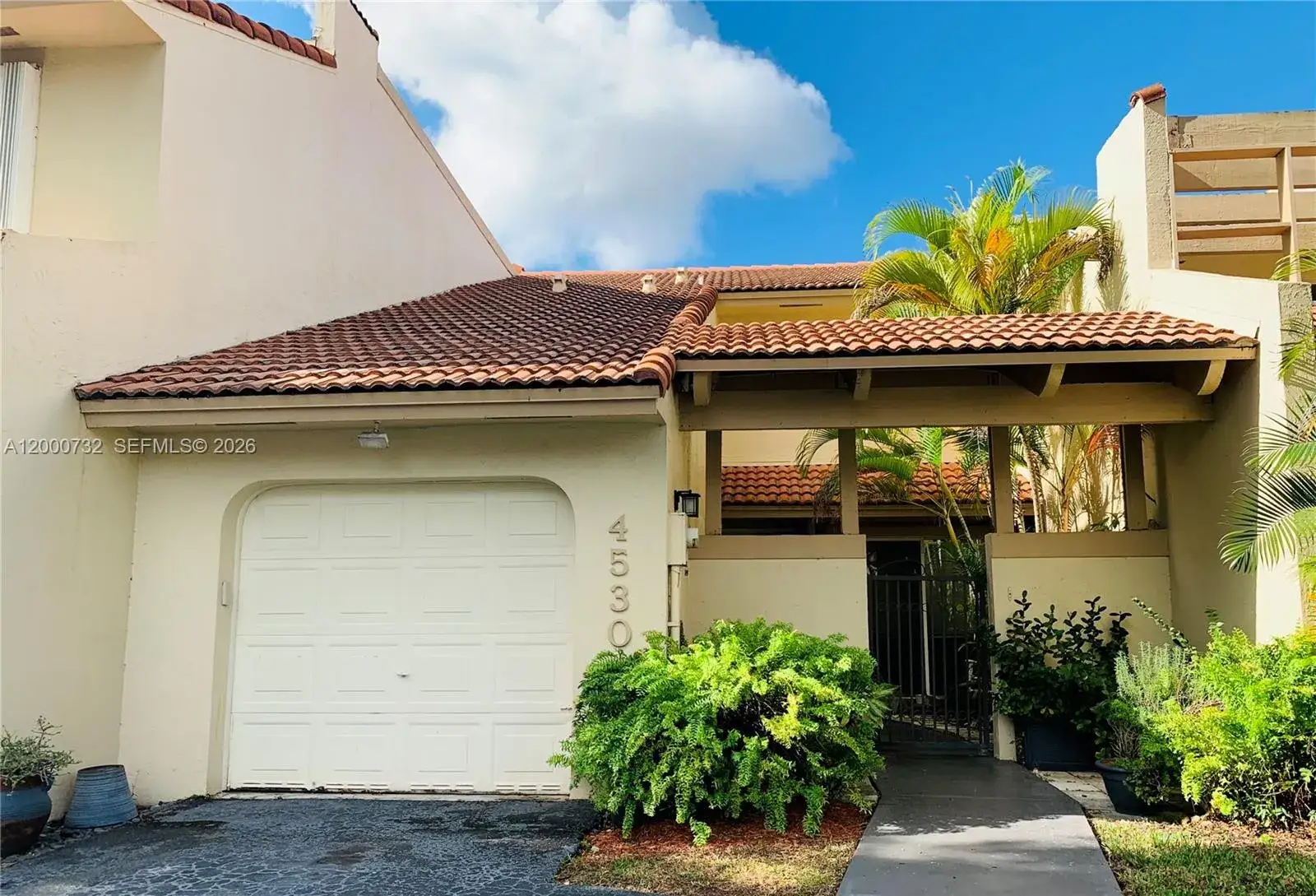 2 bedroom 2 bath Residential for sale at 4530 NW 102nd Ct, Doral FL 33178