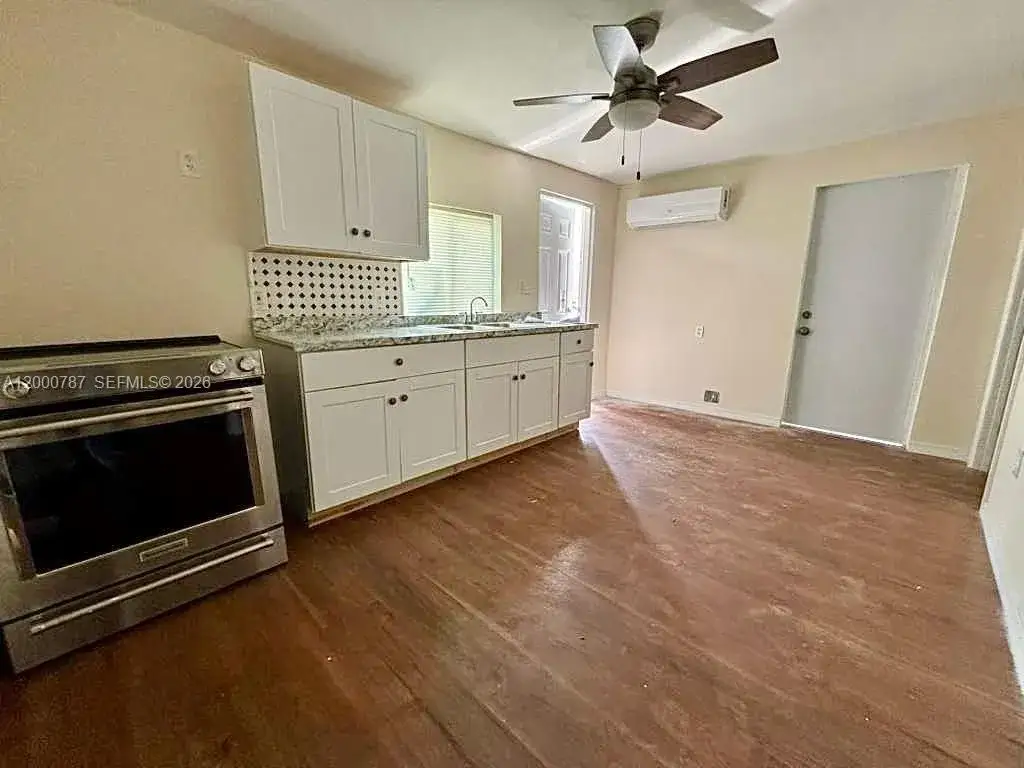 2 bedroom 1 bath Residential Lease for rent at 514 27th N St # B, Fort Pierce FL 34947