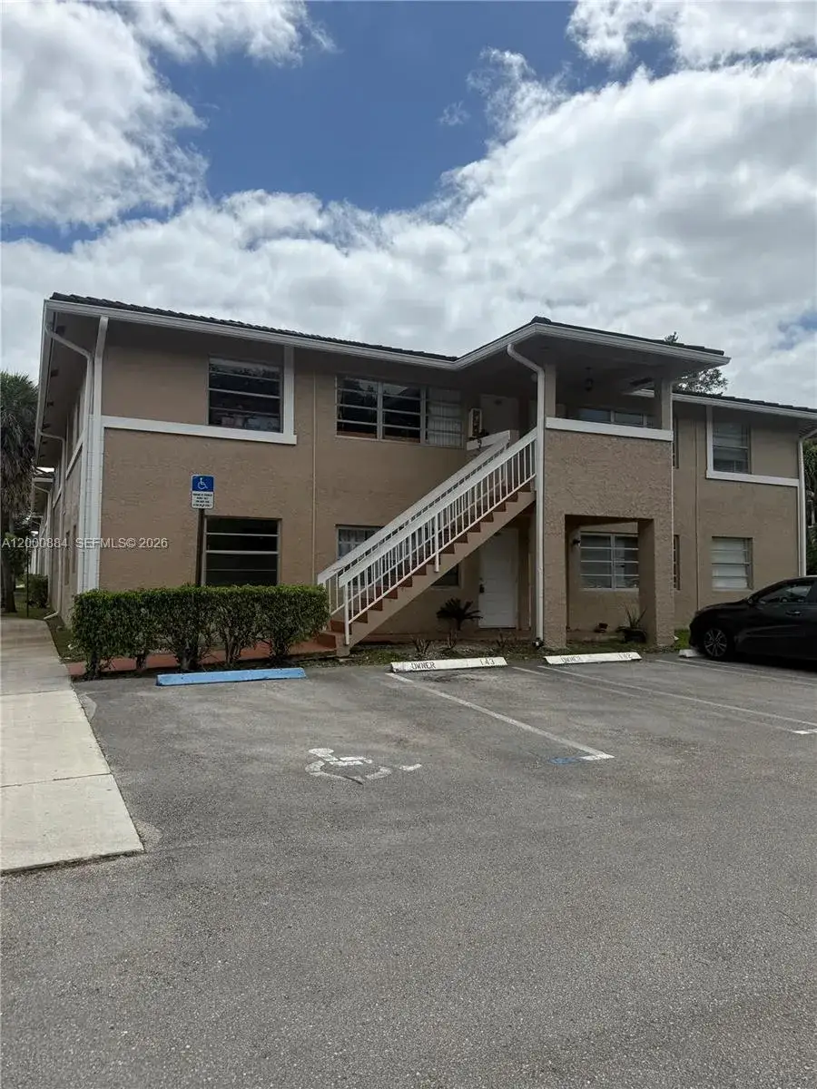2 bedroom 2 bath Residential for sale at 10228 Twin Lakes Dr, Coral Springs FL 33071