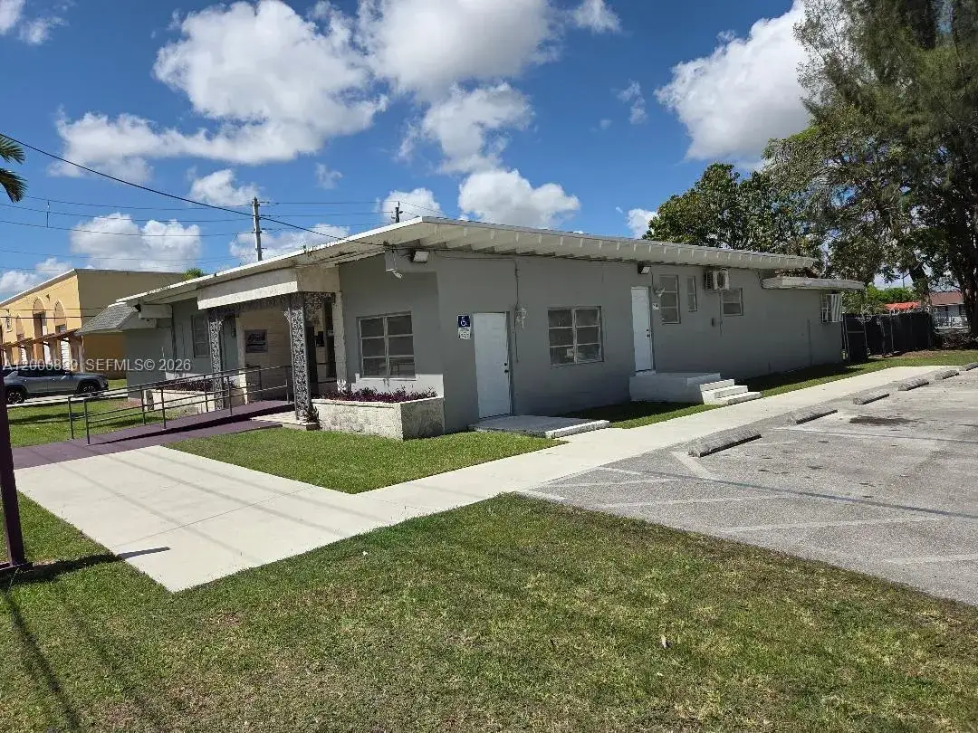 Commercial Sale for sale at 1400 NW 3rd Ave, Florida City FL 33034