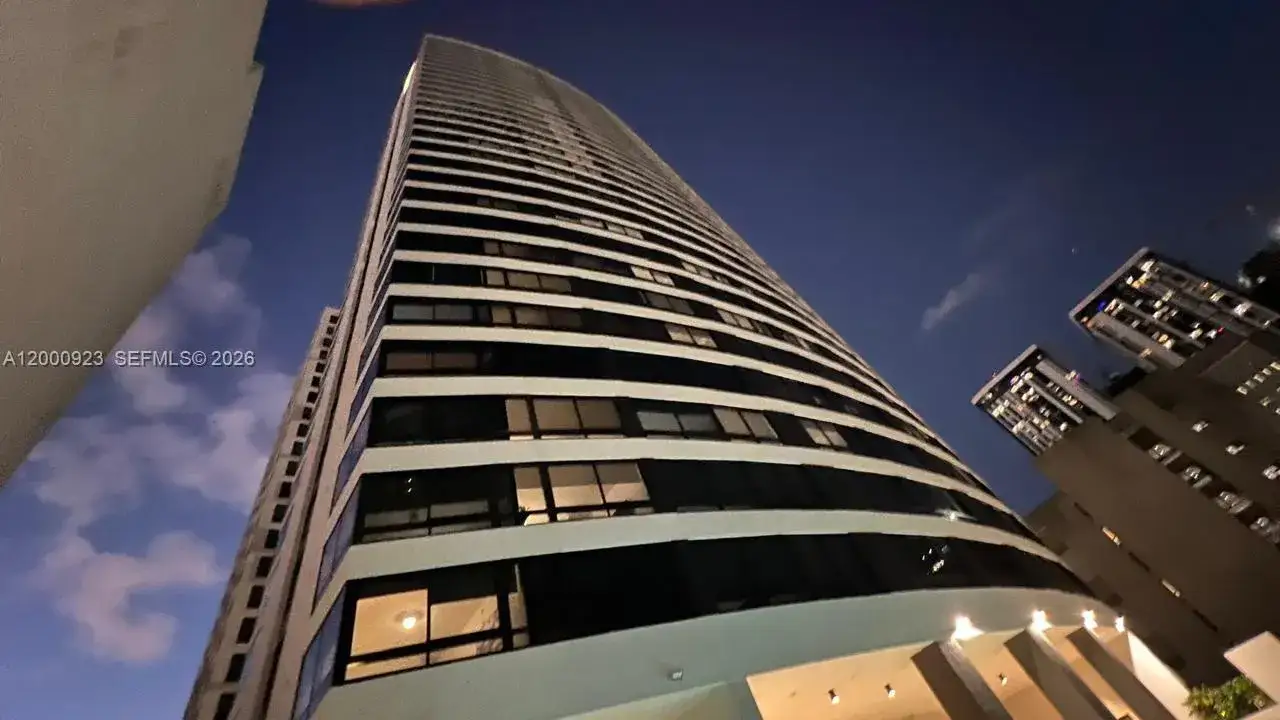 2 bedroom 2 bath Residential for sale at 225 N Miami Ave # 212, Miami FL 33128