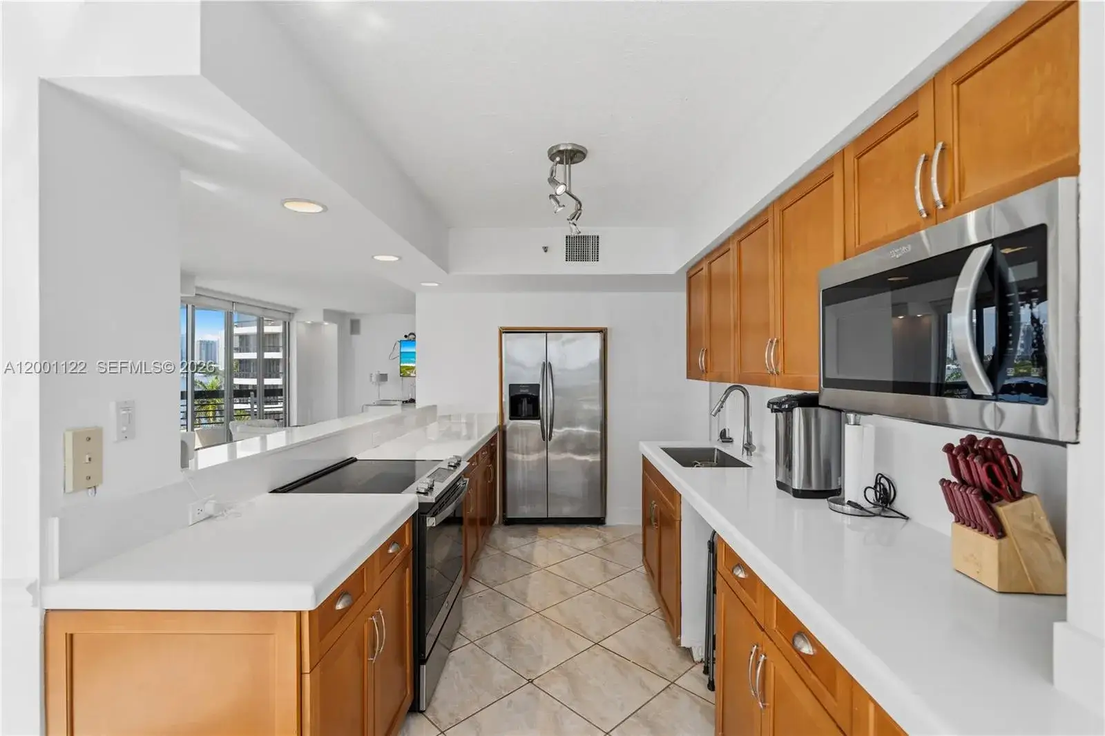 2 bedroom 2 bath Residential for sale at 3600 Mystic Pointe Dr # 513, Aventura FL 33180