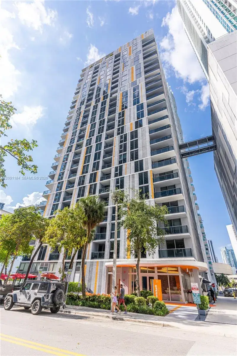 2 bedroom 2 bath Residential for sale at 31 SE 6th St, apt 702, Miami FL 33131