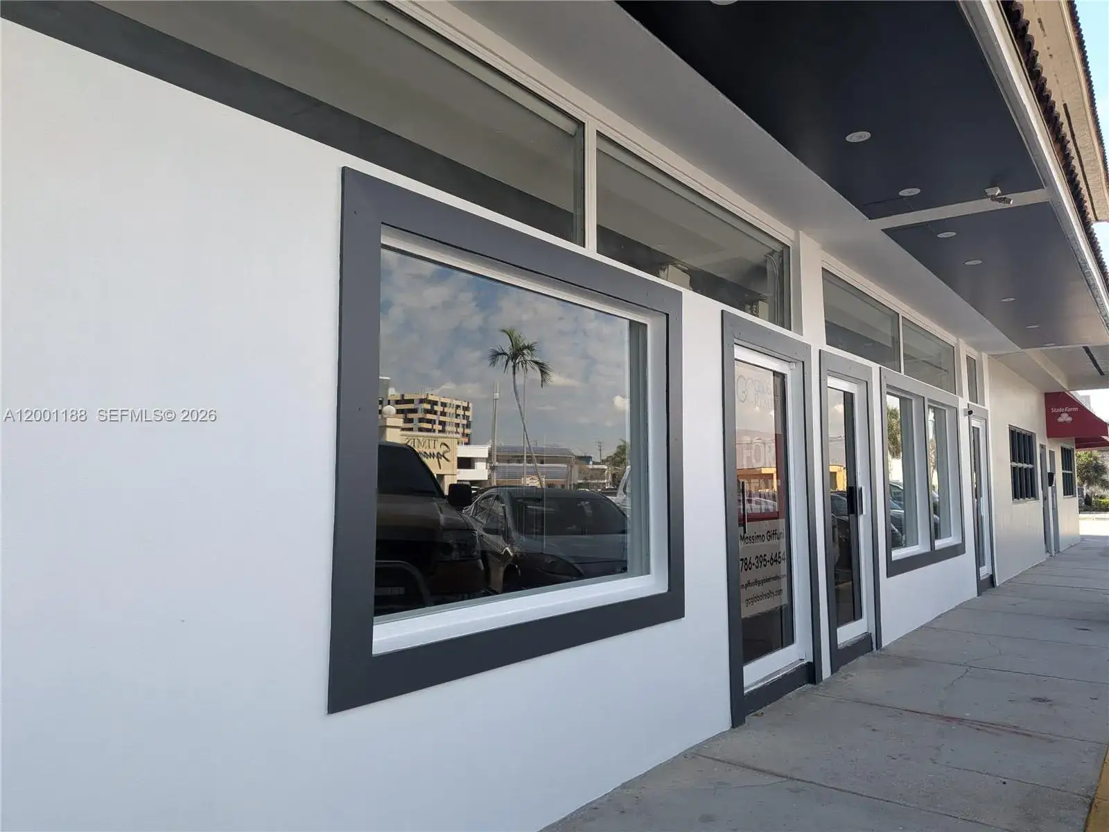 Commercial Sale for sale at 3038 N Federal Hwy # C, Fort Lauderdale FL 33306