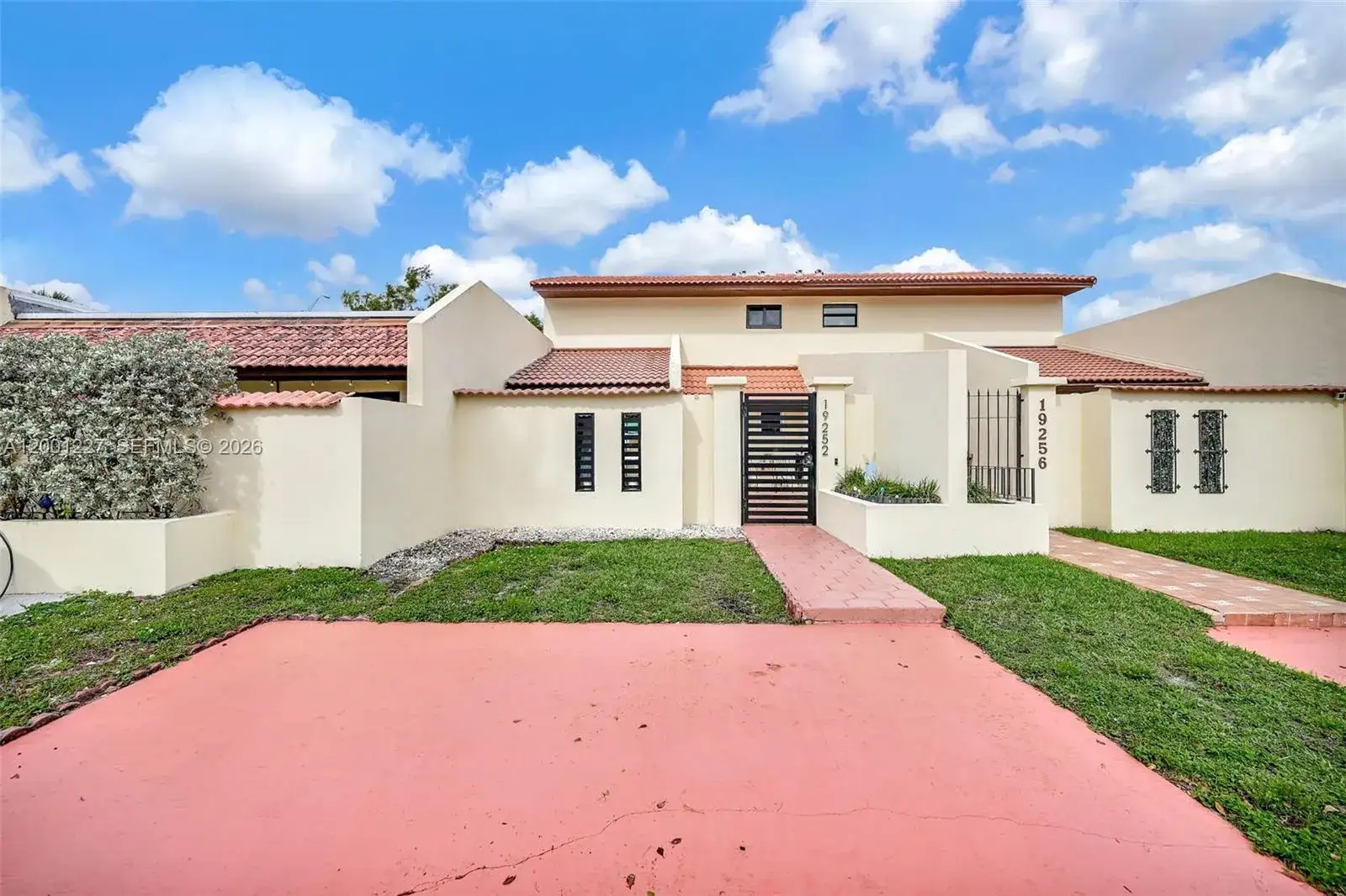 2 bedroom 2 bath Residential for sale at 19252 NW 65th Ct, Hialeah FL 33015