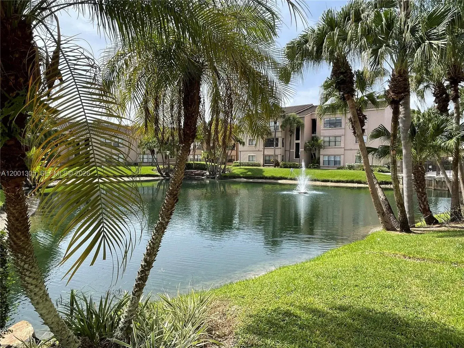 1 bedroom 1 bath Residential for sale at 2826 S University Dr # 3101, Davie FL 33328