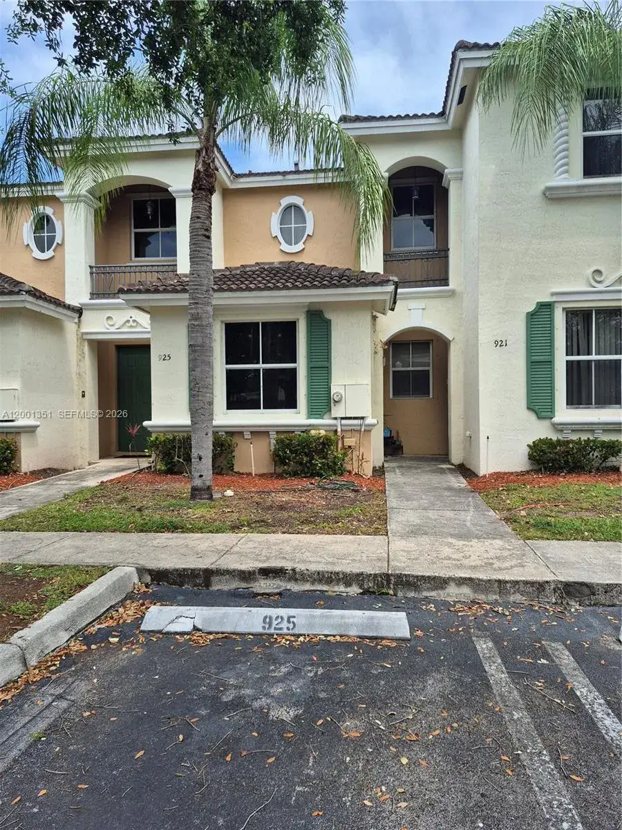 3 bedroom 2 bath Residential for sale at 921 NE 42nd Pl, Homestead FL 33033
