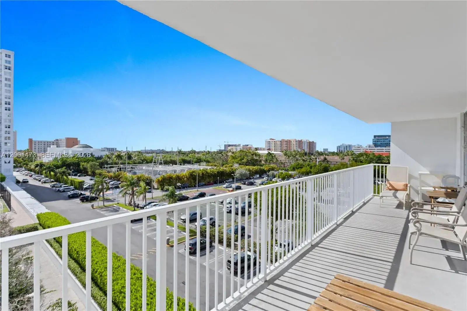 2 bedroom 2 bath Residential for sale at 2851 NE 183rd St # 502E, Aventura FL 33160