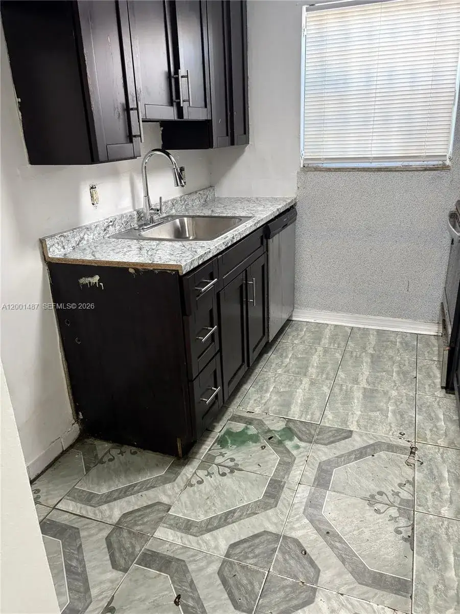 2 bedroom 2 bath Residential Lease for rent at 270 NE 142nd St # 14A, Miami FL 33161