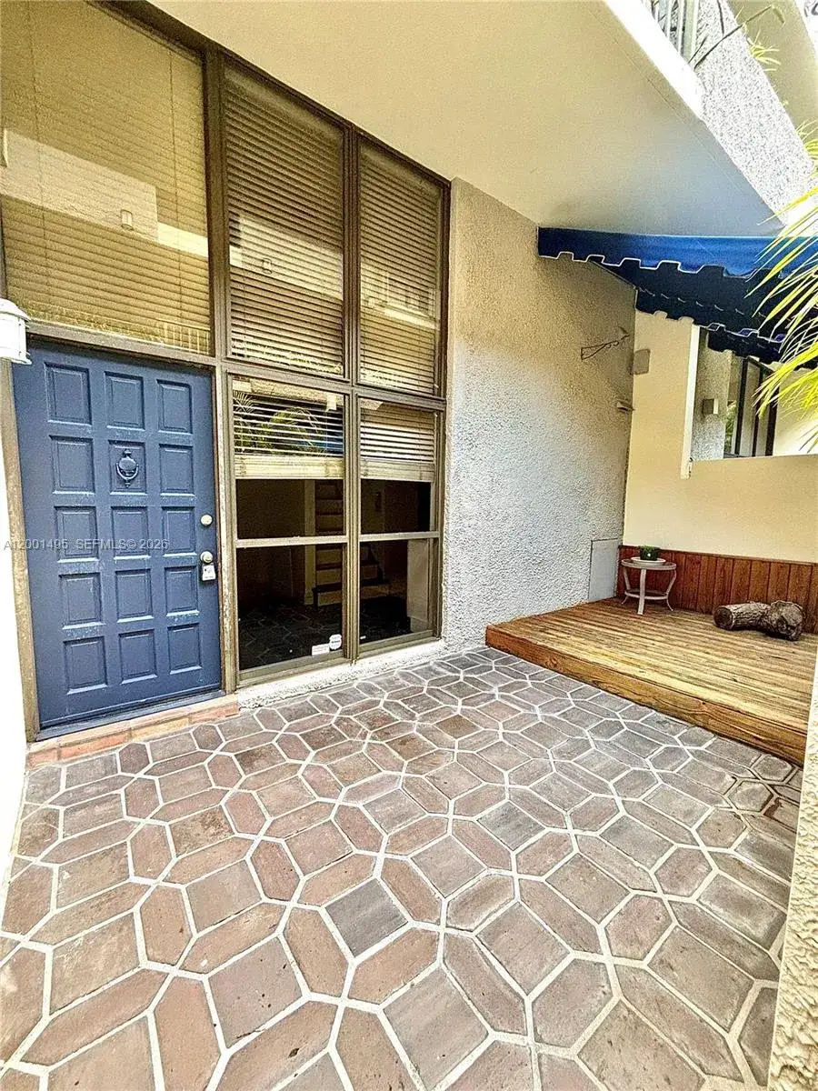 1 bedroom 2 bath Residential Lease for rent at 2666 Tigertail Ave # 114, Miami FL 33133