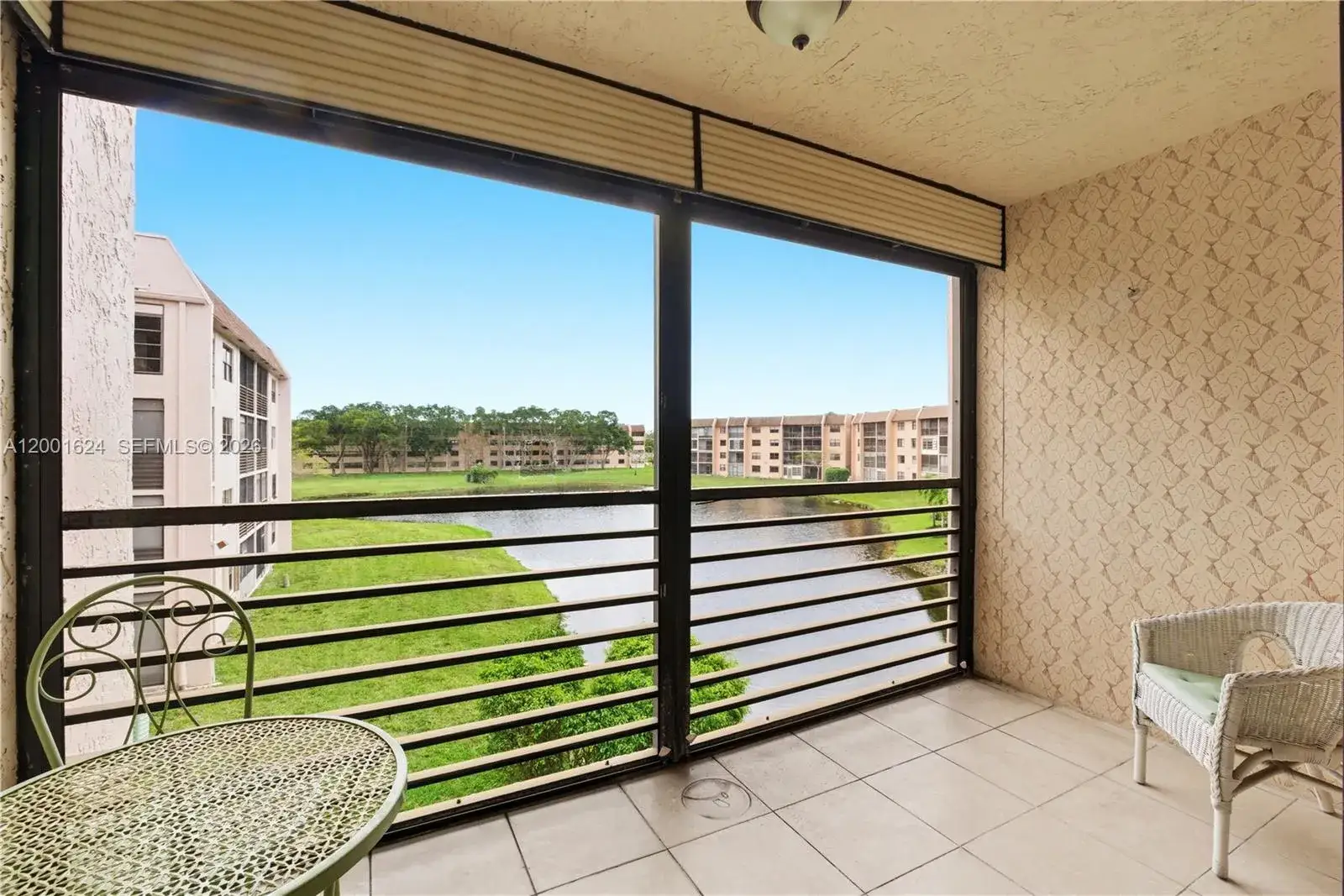 1 bedroom 1 bath Residential for sale at 10444 NW 30th Ct # 306, Sunrise FL 33322