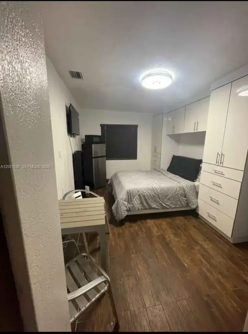 1 bedroom 1 bath Residential Lease for rent at 315 NW 59th St # 1, Miami FL 33127