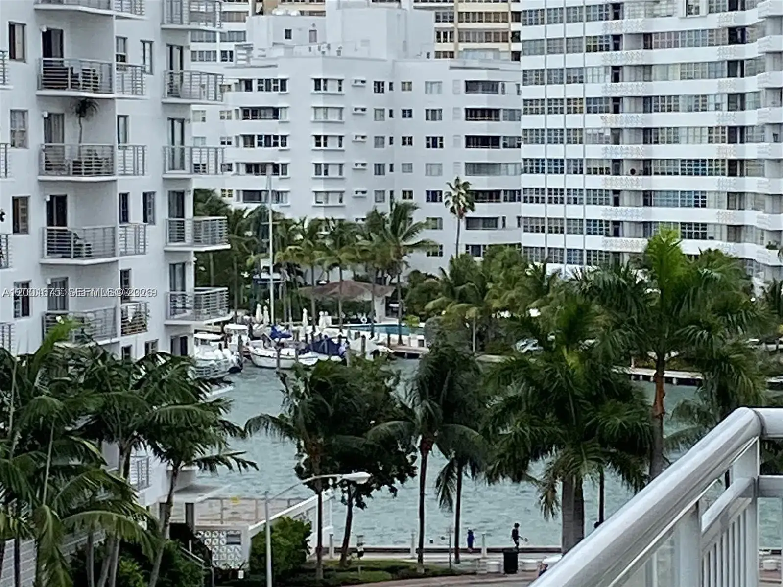 1 bedroom 1 bath Residential Lease for rent at 1345 Lincoln Rd # 704, Miami Beach FL 33139