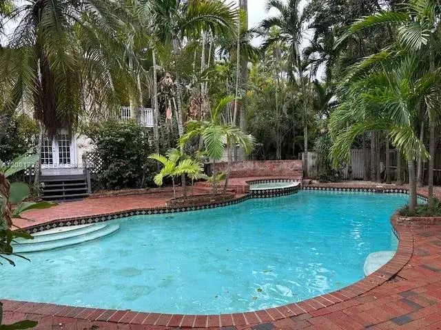 3 bedroom 2 bath Residential Lease for rent at 1900 S Miami Ave, Miami FL 33129