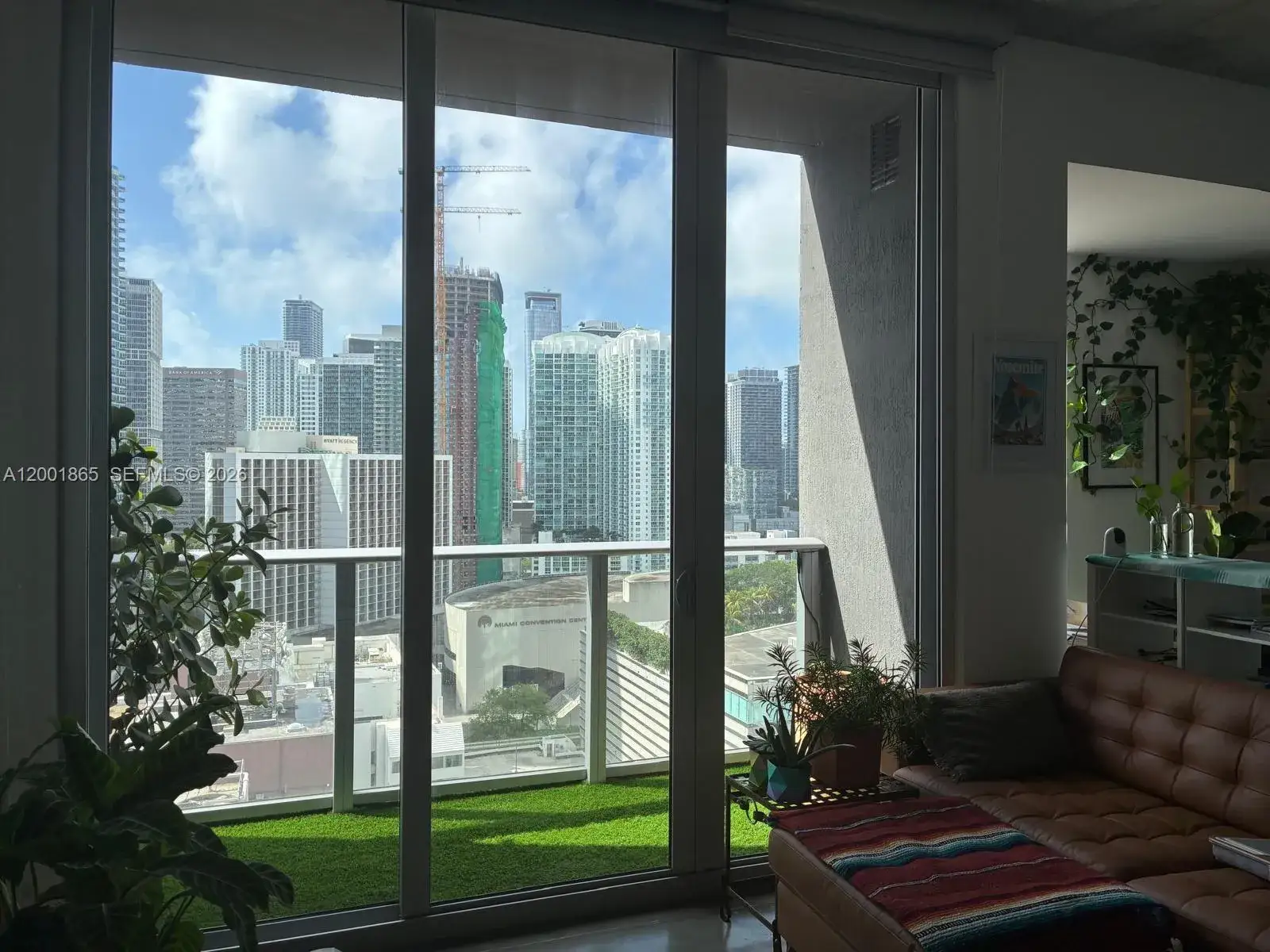 1 bedroom 1 bath Residential for sale at 151 SE 1st St # 2203, Miami FL 33131