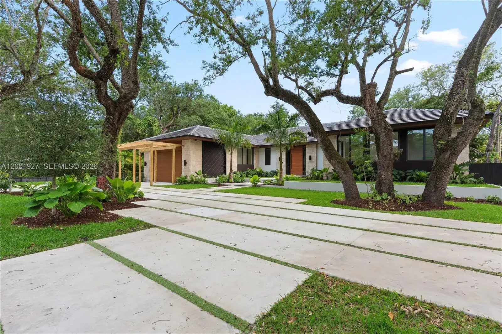 5 bedroom 6 bath Residential for sale at 7840 SW 98th St, Miami FL 33156