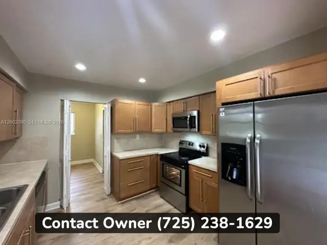 3 bedroom 2 bath Residential Lease for rent at 3000 SW 97th Ct, Miami FL 33165