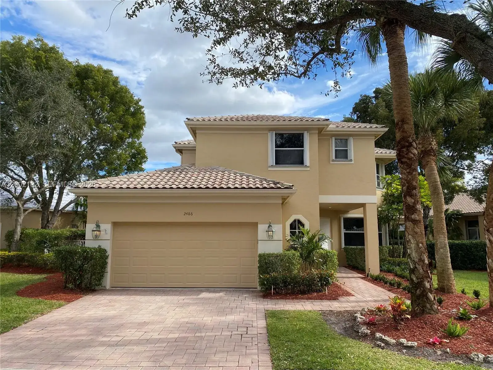 4 bedroom 3 bath Residential Lease for rent at 2486 Bay Isle Dr, Weston FL 33327
