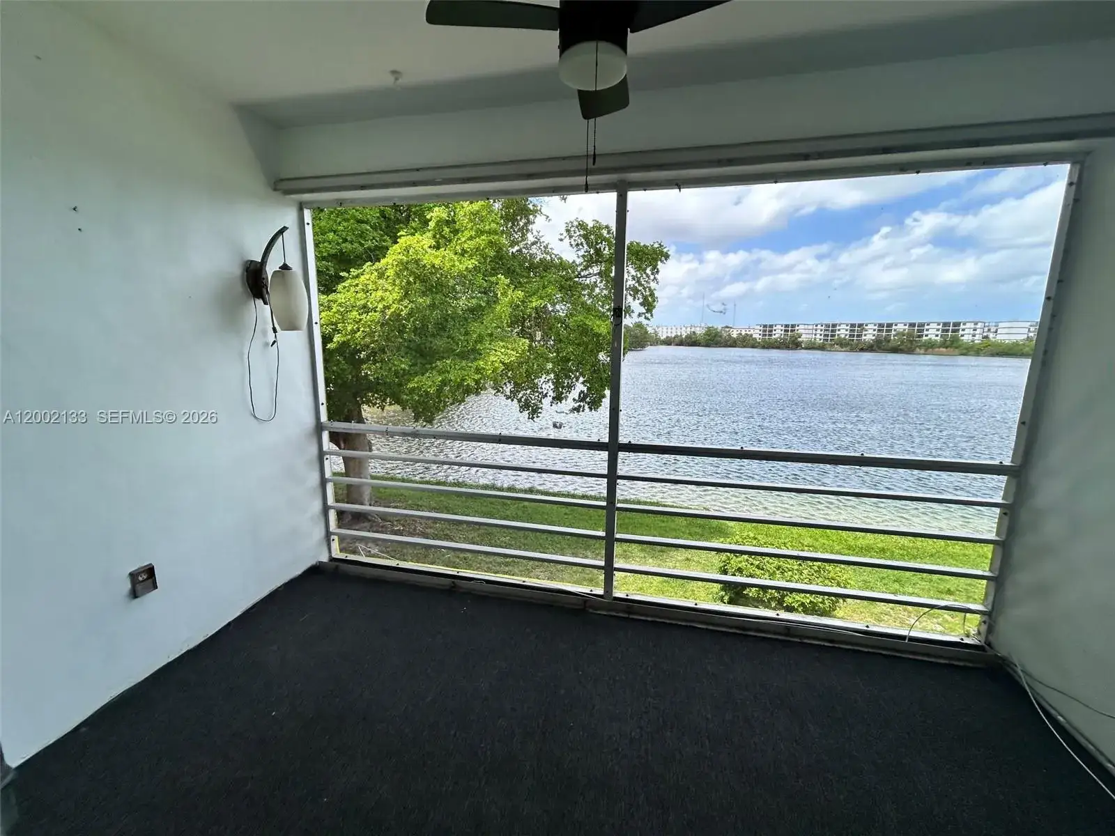 1 bedroom 1 bath Residential for sale at 245 NE 191st St # 3017, Miami FL 33179