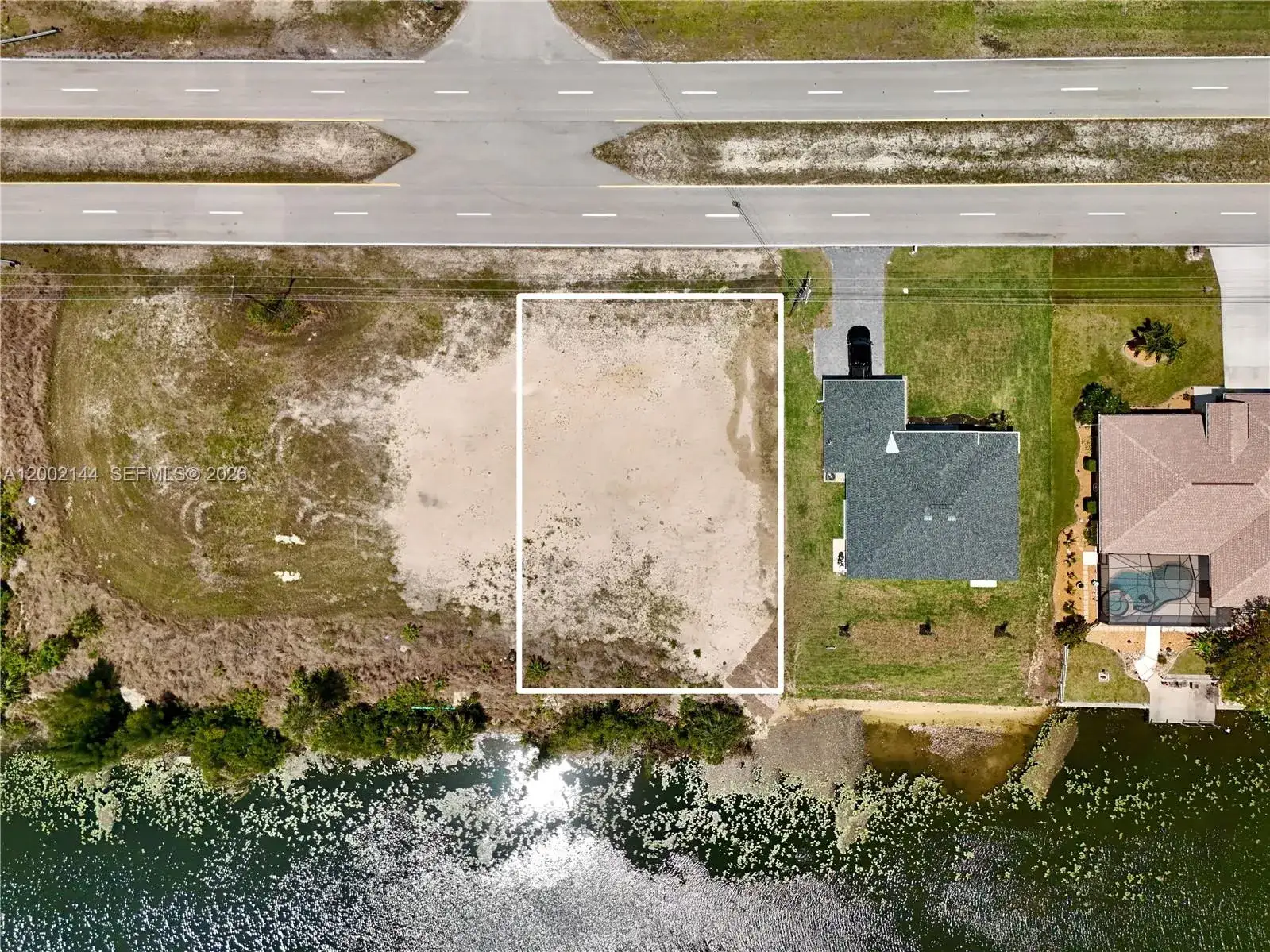 900 VOGIANTZIS PKWY, Cape Coral FL 33909