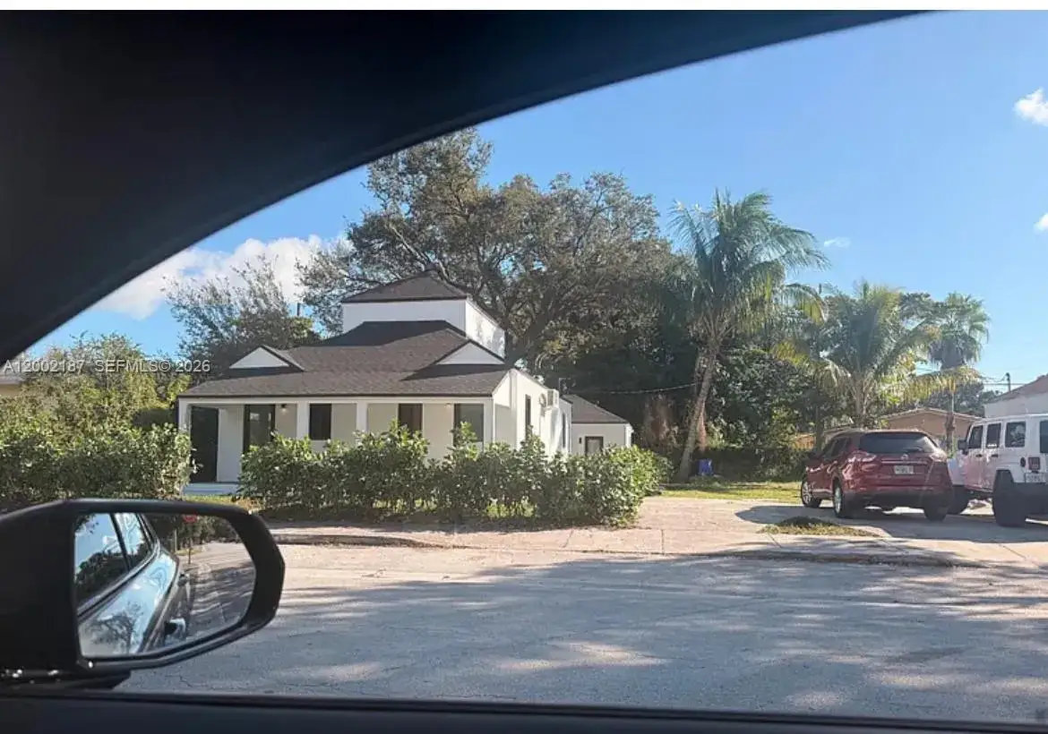 1 bedroom 1 bath Residential Lease for rent at 6915 NW 4th Ct # A, Miami FL 33150